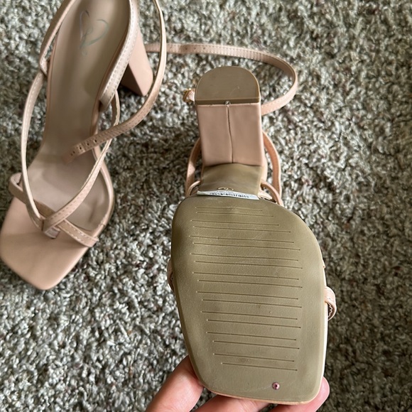 NEW Trendy Pink Strapped Sandals - Picture 3 of 3
